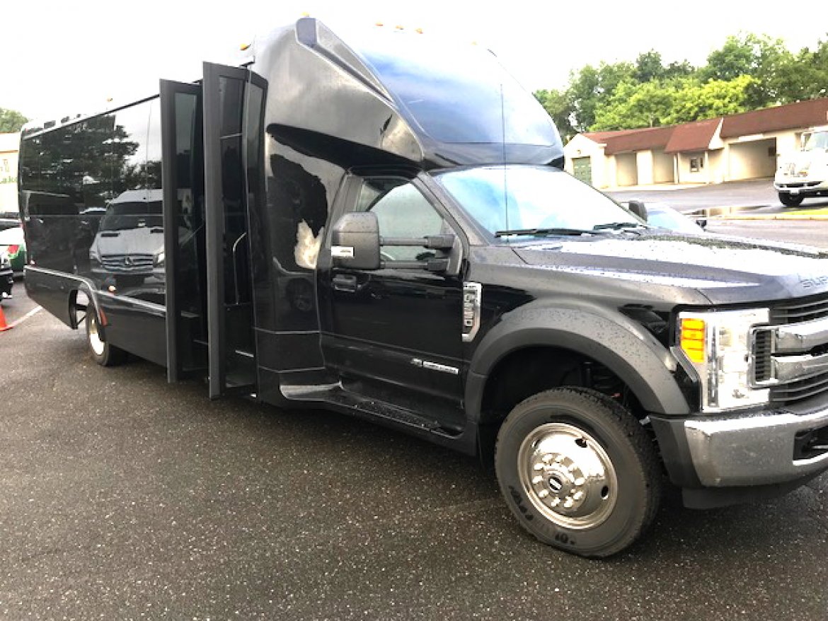 Executive Shuttle for Sale in Oaklyn, NJ - Photo 8