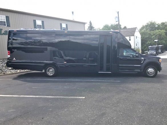 2017 Ford F-550 Executive Shuttle for Sale in Oaklyn, NJ - Main Photo