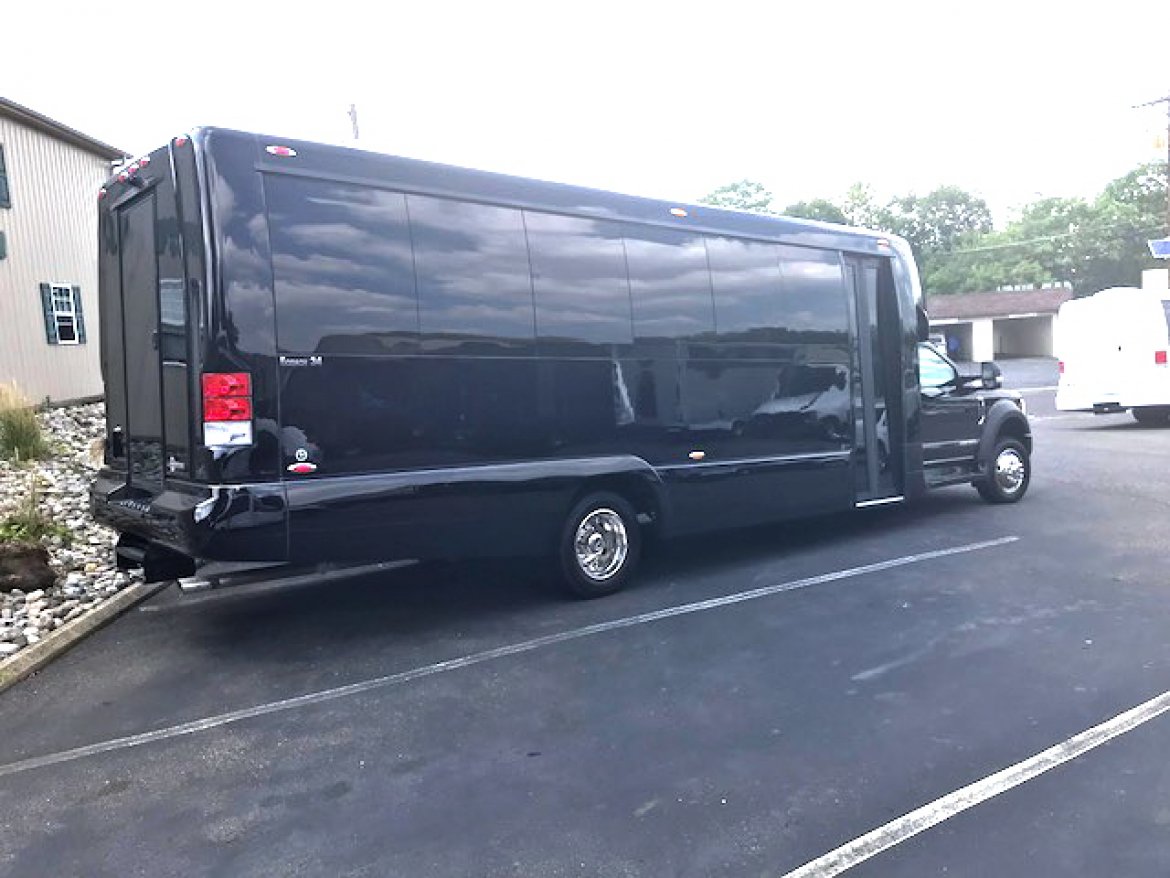 Executive Shuttle for Sale in Oaklyn, NJ - Photo 5