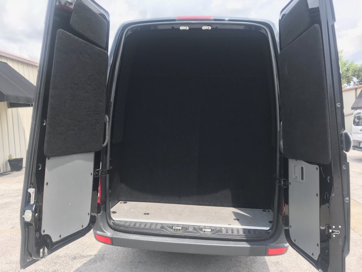 Executive Shuttle for Sale in Springfield, MO - Photo 3