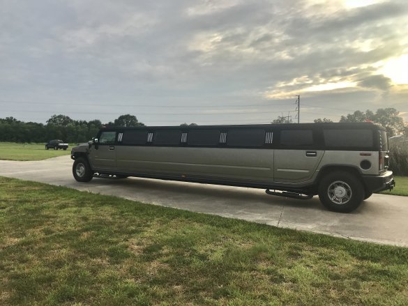 2004 Hummer H2 Limousine for Sale in Lafayette, LA - Photo 2