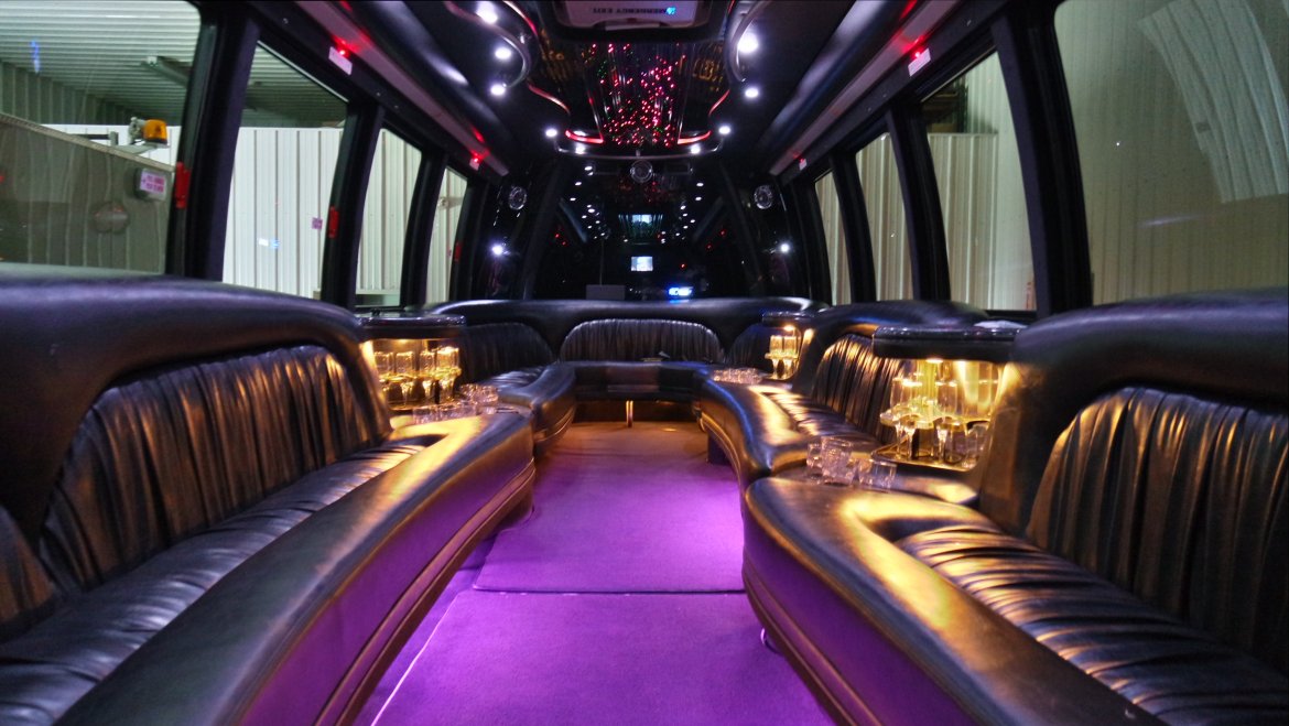 Limo Bus for sale: 2006 International 3200 38&quot; by Krystal