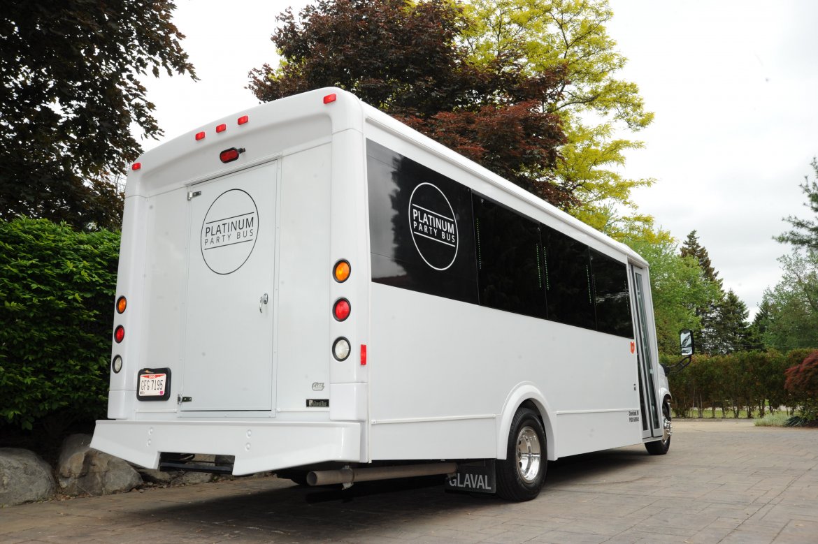 Limo Bus for Sale in Cleveland, OH - Photo 3