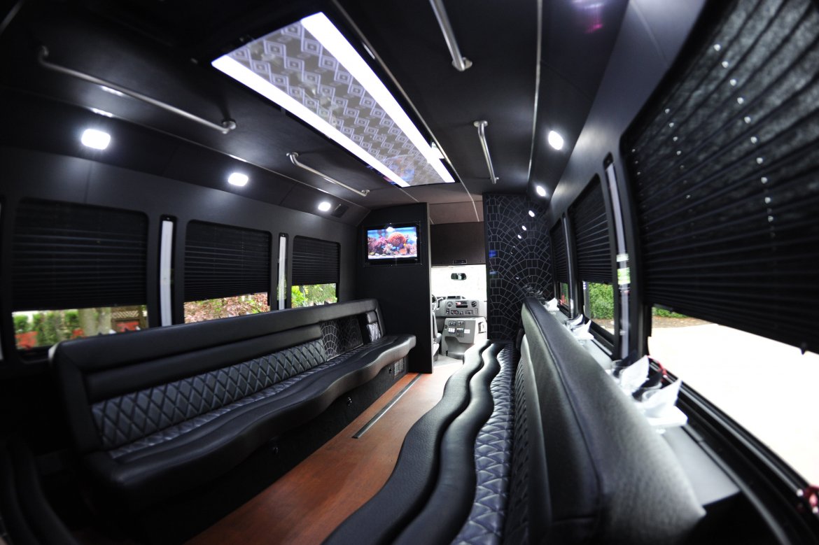 Limo Bus for Sale in Cleveland, OH - Photo 10