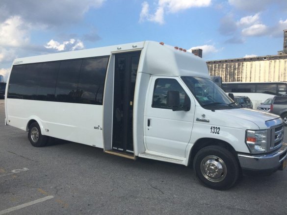 2013 Ford E450 Executive Shuttle for Sale in a, AL - Photo 2