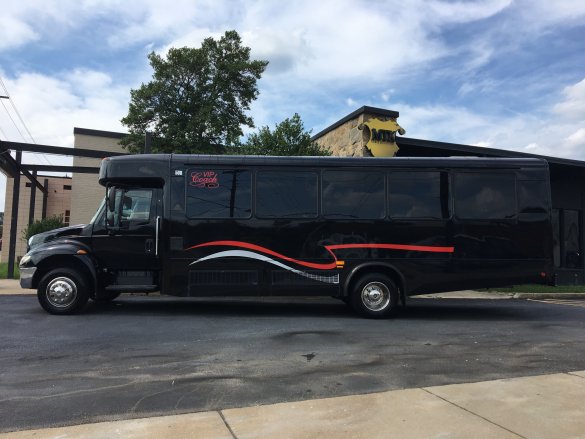 2007 International 3200 DT 466 Limo Bus for Sale in Richmond, VA - Photo 2