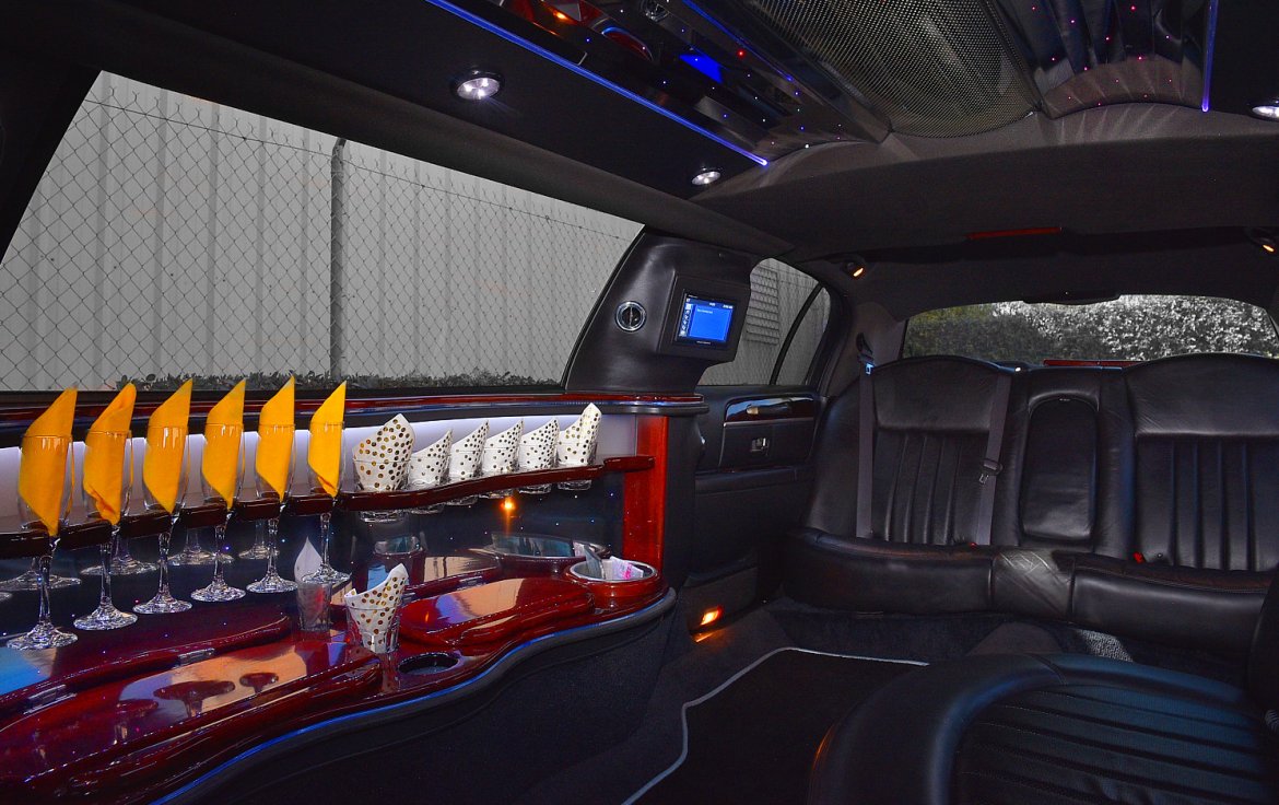 Limousine for Sale in Fontana, CA - Photo 11
