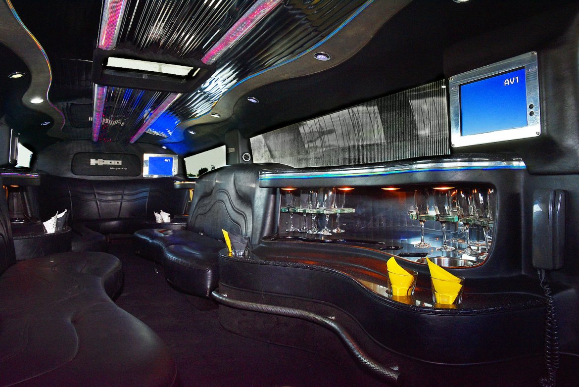 SUV Stretch for Sale in Fontana, CA - Photo 11