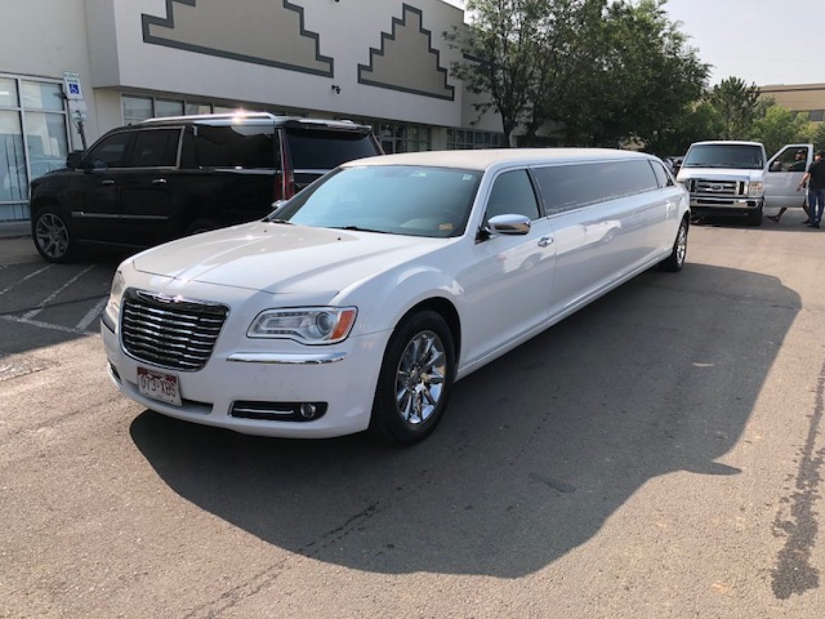 used 2013 moonlight chrysler 300 limousine for sale