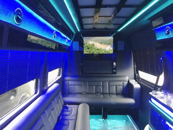2017 Mercedes-Benz 3500 Sprinter for Sale in Oaklyn, NJ - Photo 3