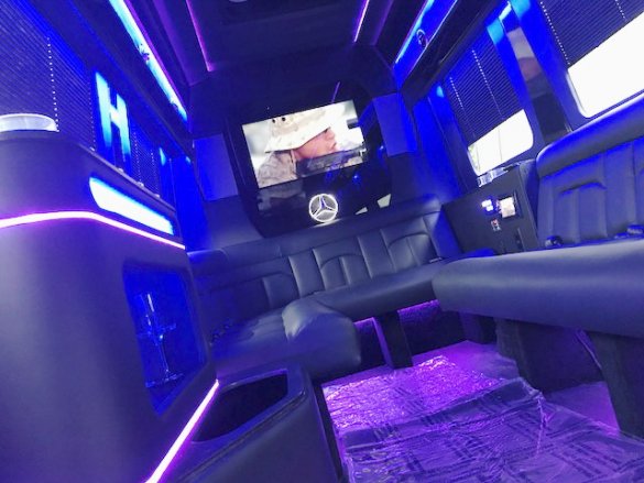 2017 Mercedes-Benz 3500 Sprinter for Sale in Oaklyn, NJ - Photo 2