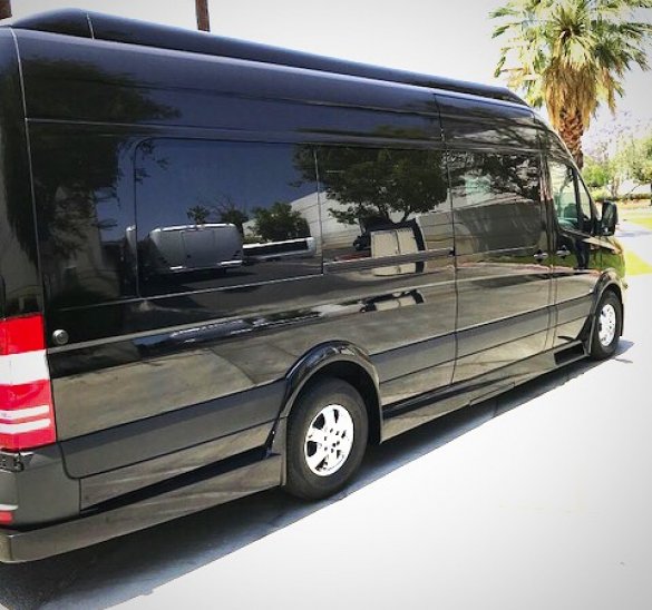 2018 Freightliner Sprinter 2500 Sprinter for Sale in Oaklyn, NJ - Photo 3