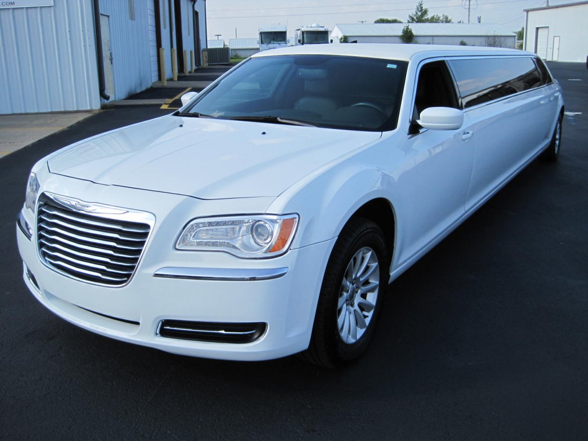 Limousine for Sale in Ozark, MO - Photo 4
