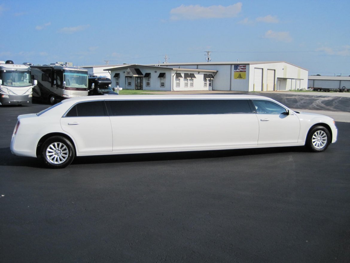Limousine for Sale in Ozark, MO - Photo 7
