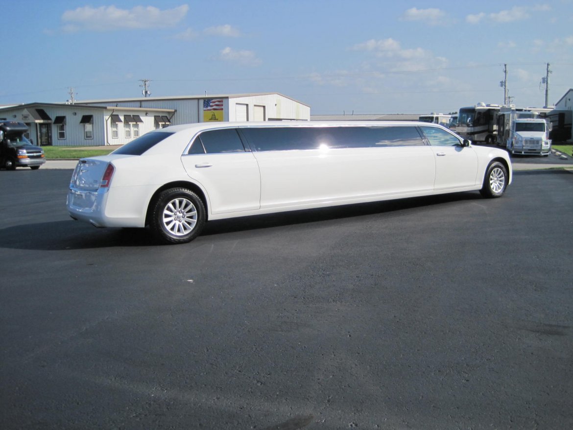 Limousine for Sale in Ozark, MO - Photo 6