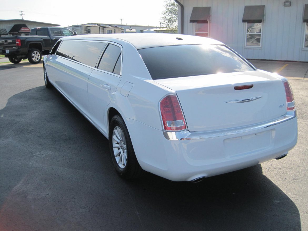 Limousine for Sale in Ozark, MO - Photo 12