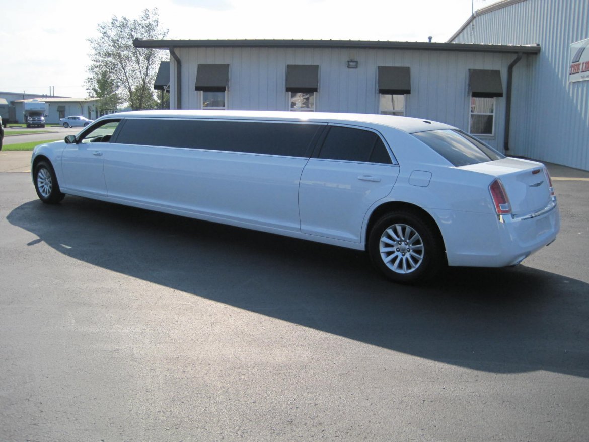 Limousine for Sale in Ozark, MO - Photo 13