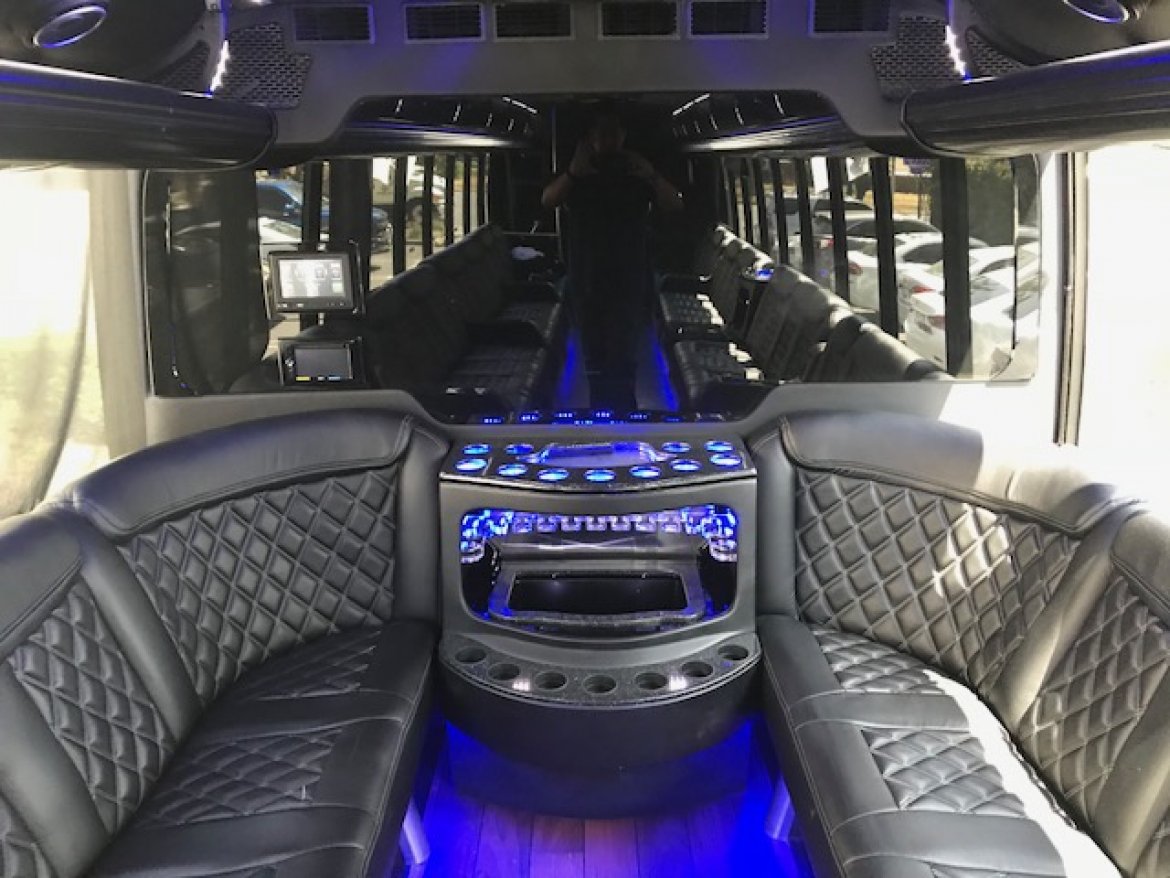 Limo Bus for Sale in Riverside, CA - Photo 13