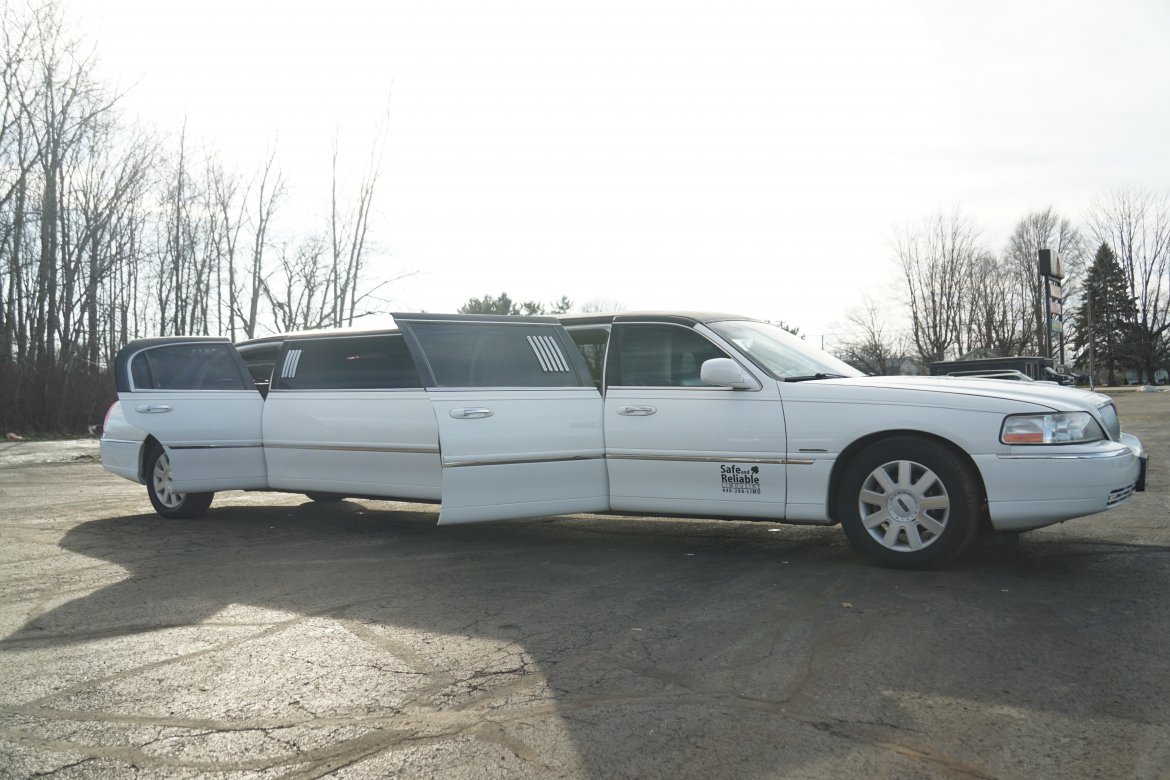 Limousine for Sale in Amherst, OH - Photo 6