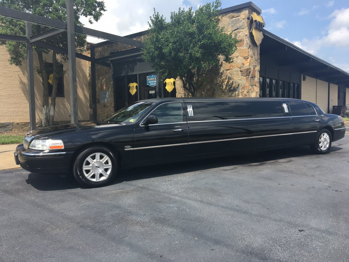 Limousine for sale: 2011 Lincoln Town Car 120&quot; by Royale