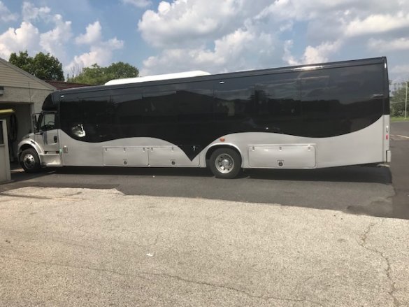 2015 Freightliner M2-33,000 lb GVW Shuttle Bus for Sale in Oaklyn, NJ - Photo 3
