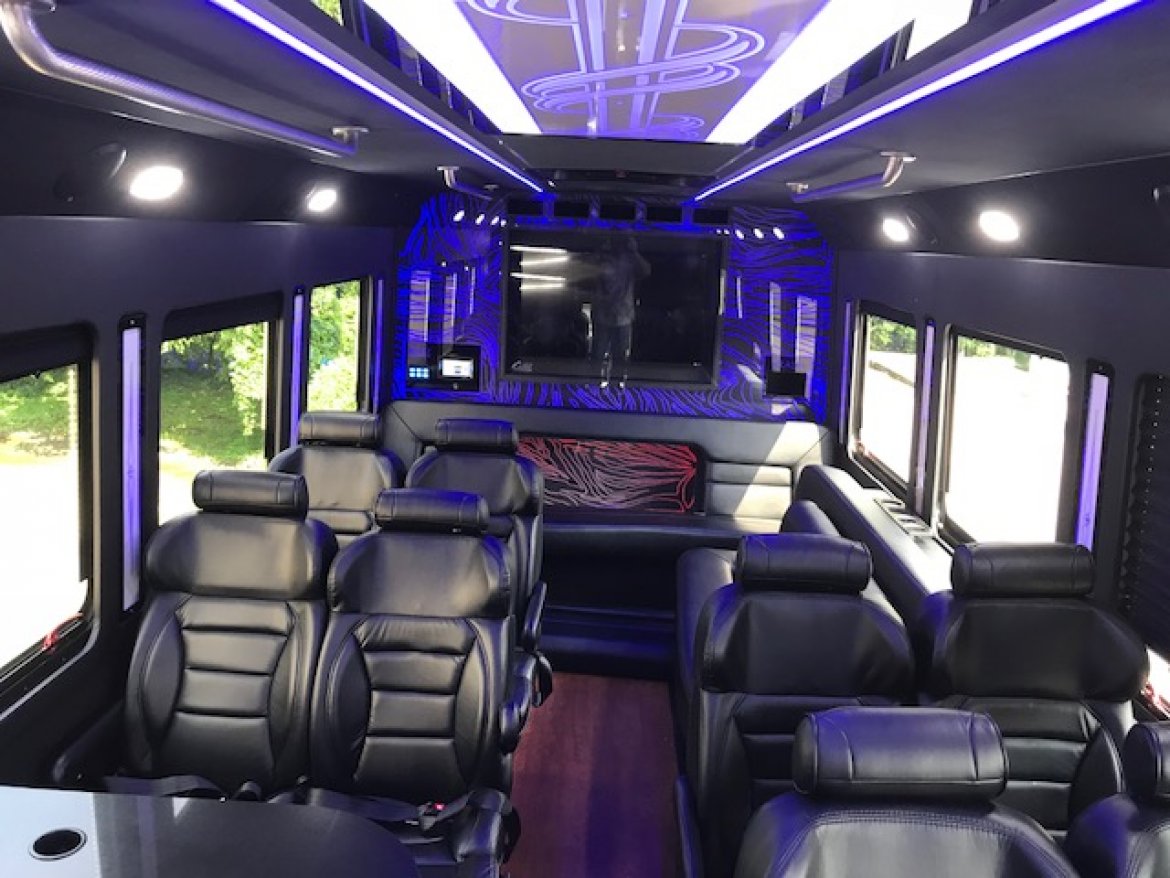 Executive Shuttle for Sale in Oaklyn, NJ - Photo 7