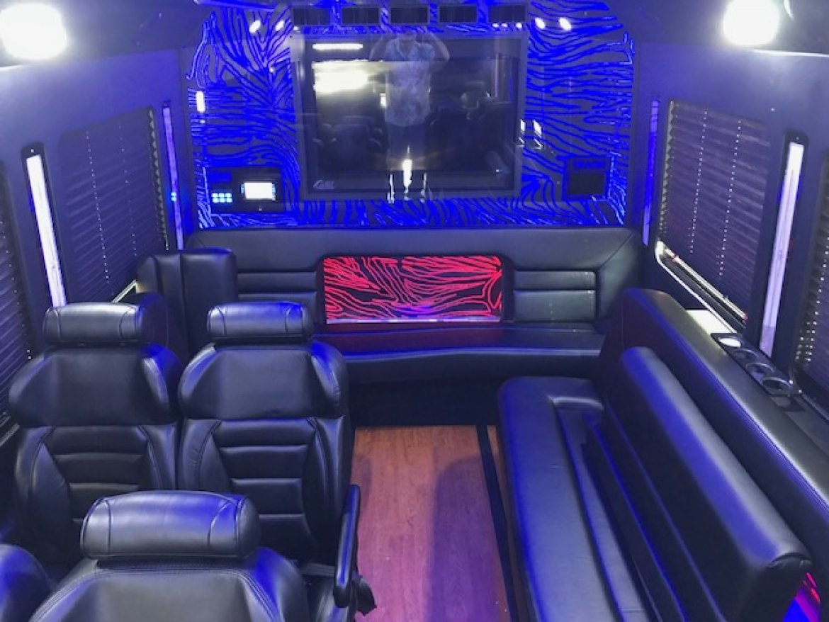 Executive Shuttle for Sale in Oaklyn, NJ - Photo 10