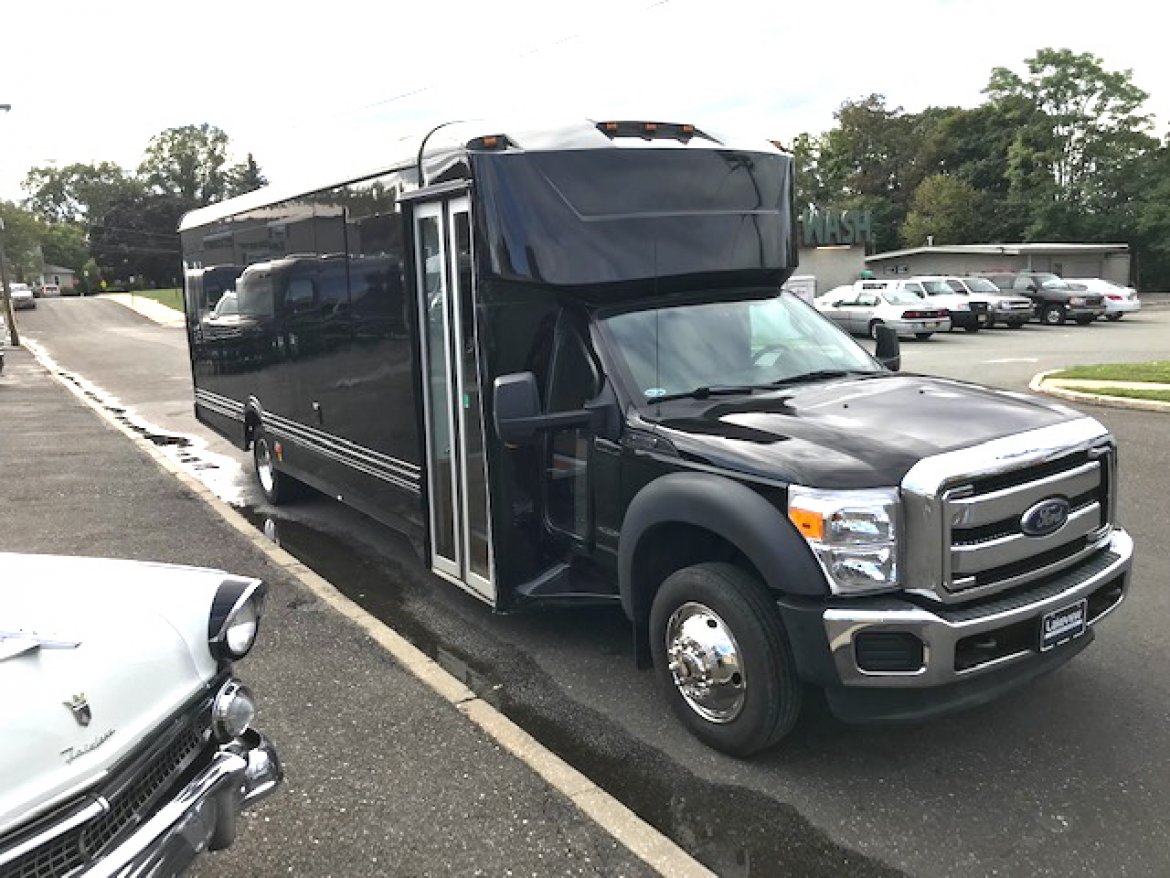 Shuttle Bus for sale: 2016 Ford F-550 33&quot; by Glaval-LGE