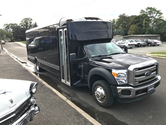 2016 Ford F-550 Shuttle Bus for Sale in Oaklyn, NJ - Main Photo