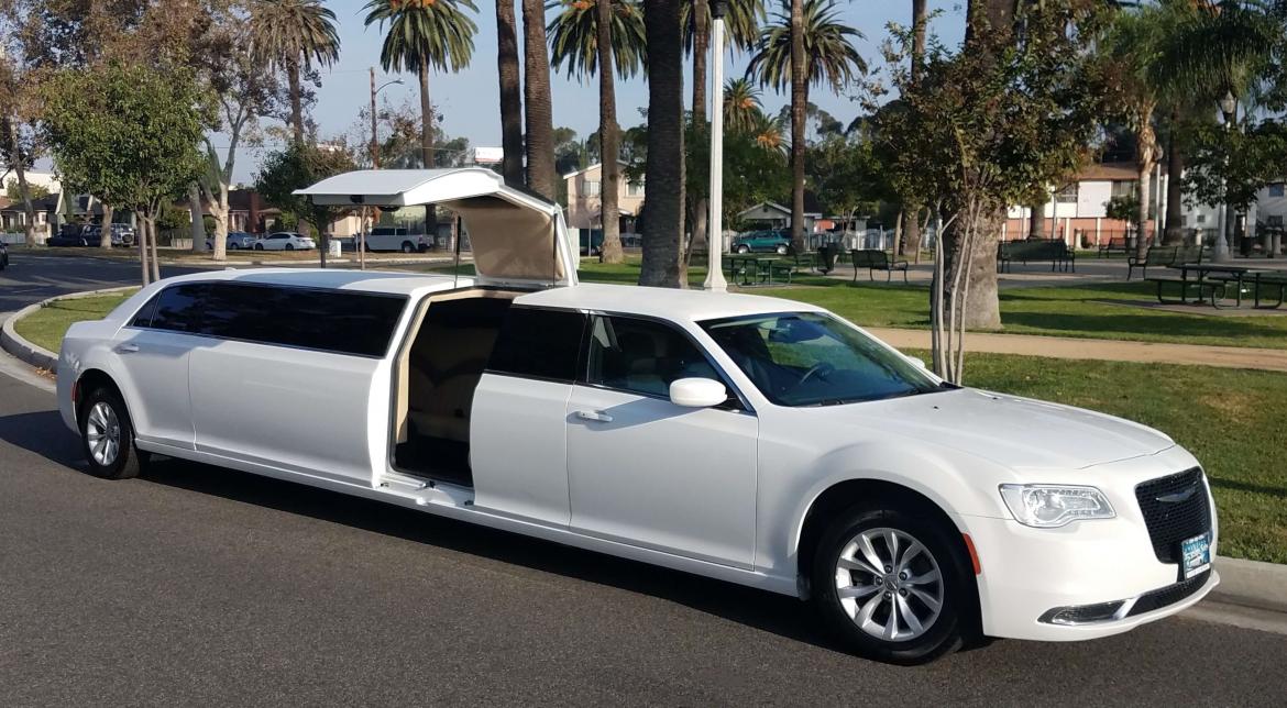 Limousine for sale: 2015 Chrysler 300 Jet-Door 140&quot; by American Limousine Sales