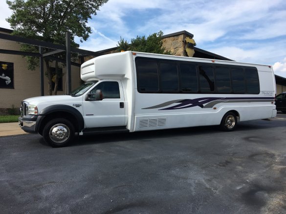 2006 Ford F550 Limo Bus for Sale in Richmond, VA - Photo 3