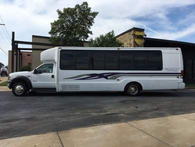 2006 Ford F550 Limo Bus for Sale in Richmond, Virginia, US - Photo 4