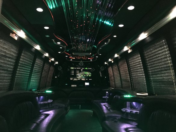 2006 Ford F550 Limo Bus for Sale in Richmond, VA - Main Photo