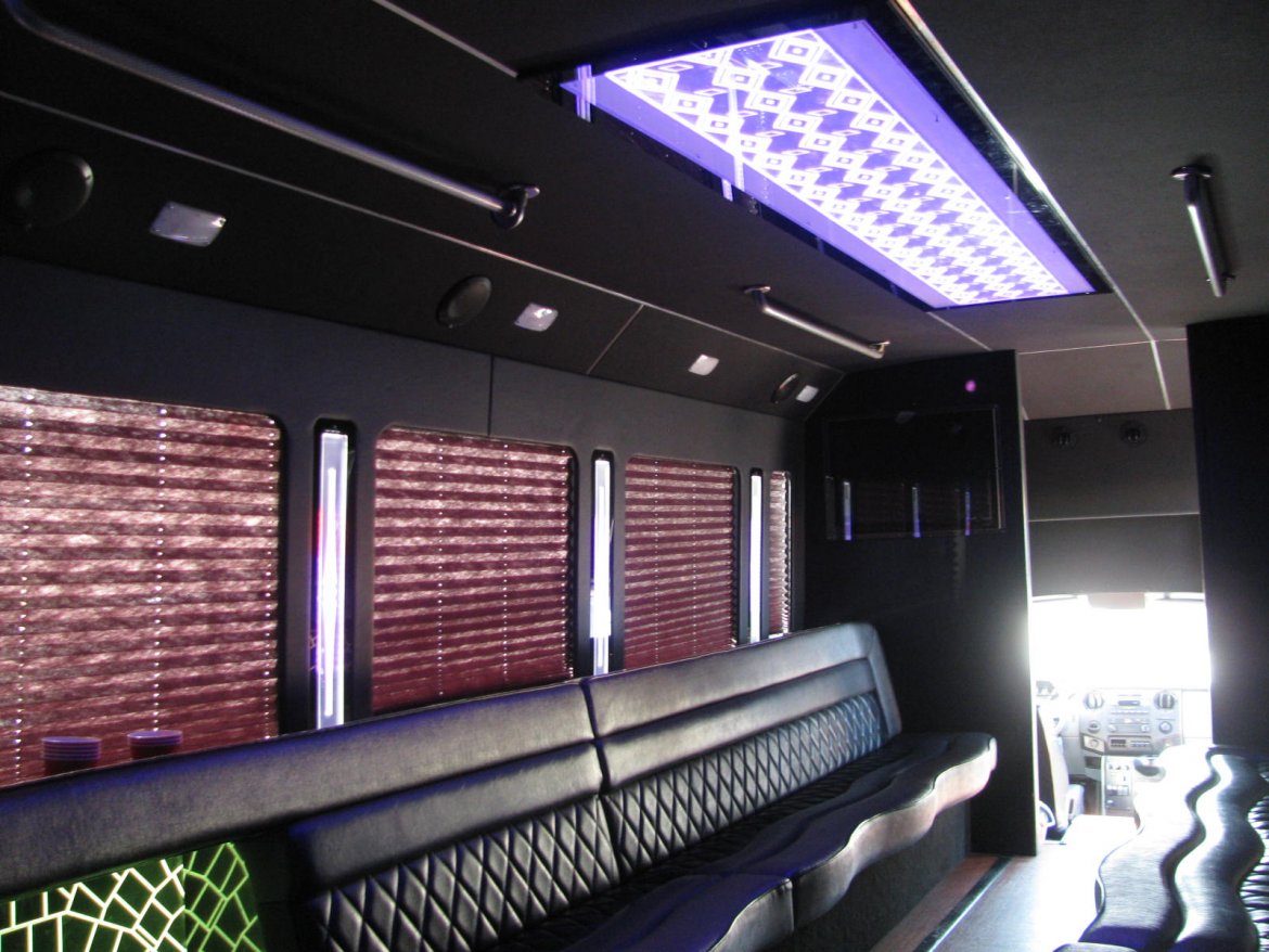 Limo Bus for Sale in Nashville, TN - Photo 9