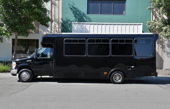 2011 Ford E-450 Limo Bus for Sale in Fontana, CA - Photo 2