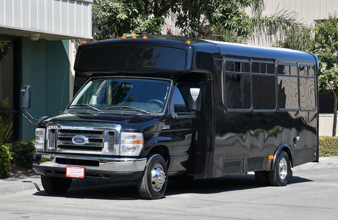 Limo Bus for Sale in Fontana, CA - Photo 4