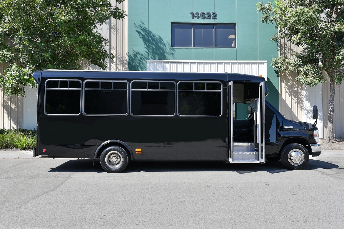 Limo Bus for Sale in Fontana, CA - Photo 6