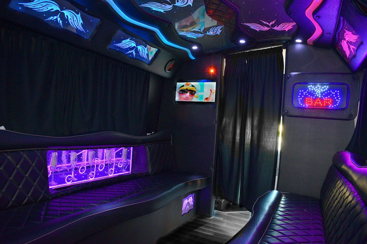 Limo Bus for Sale in Fontana, CA - Photo 10