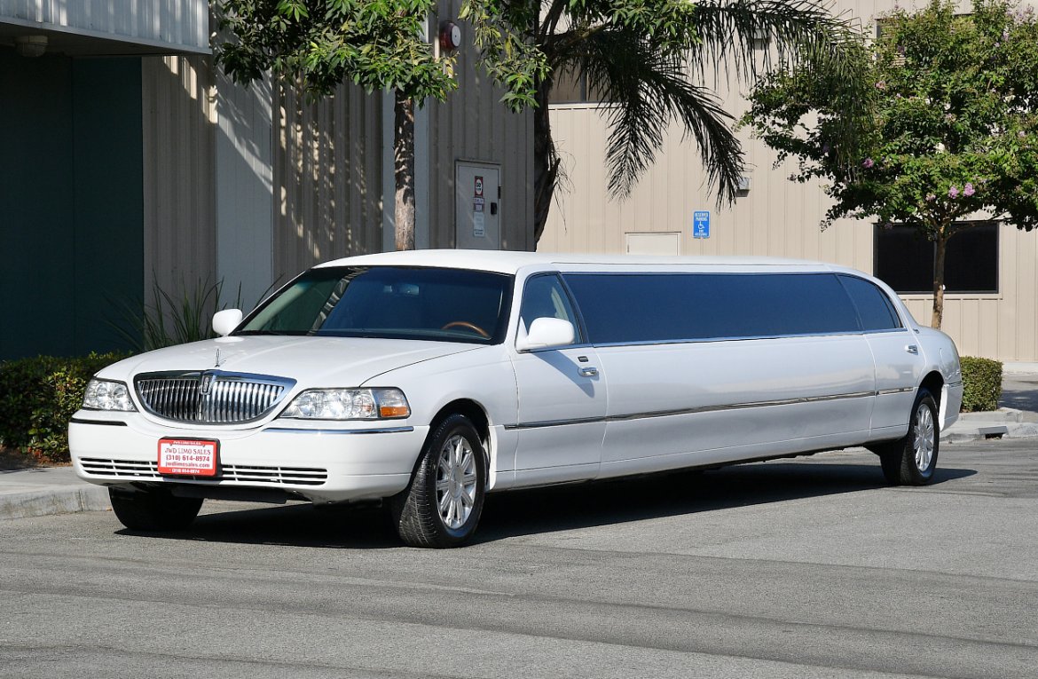 Used 2010 Lincoln Town Car for sale WS11556 We Sell Limos