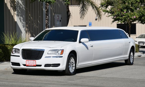 2014 Chrysler 300 Limousine for Sale in Fontana, CA - Photo 2