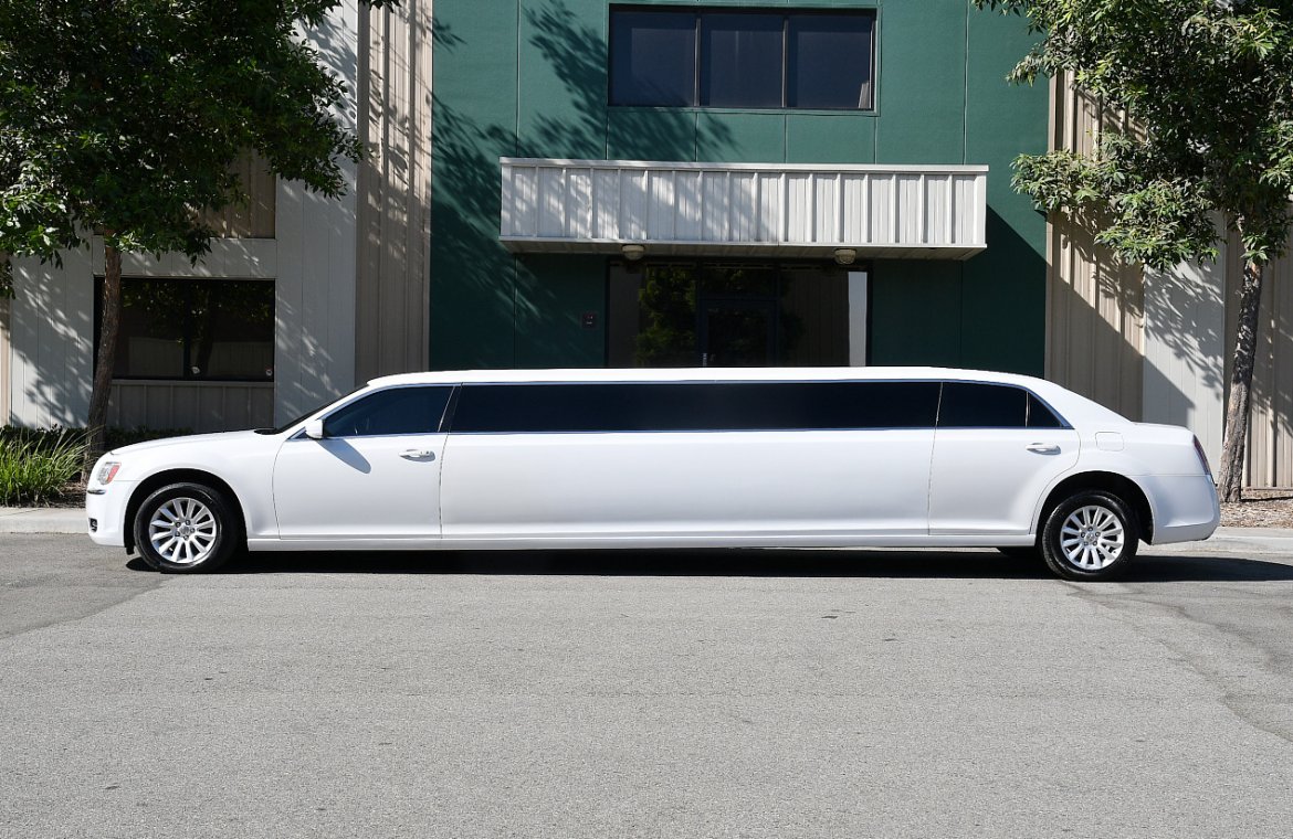 Limousine for Sale in Fontana, CA - Photo 4