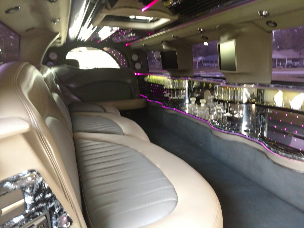 Limousine for Sale in Union City, TN - Photo 3