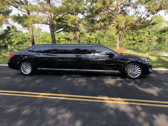 2015 Hyundai Equss Signature Limousine for Sale in Springfield, MO - Photo 2