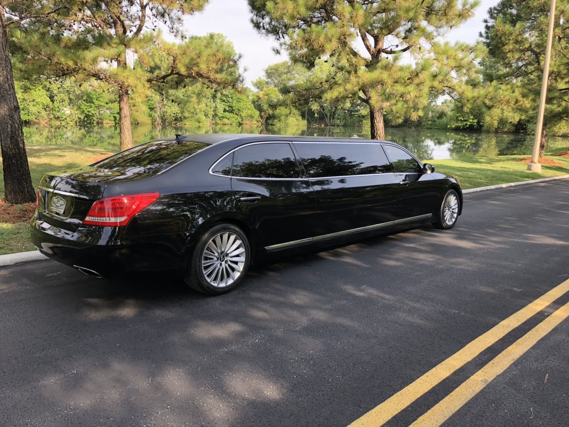 Limousine for Sale in Springfield, MO - Photo 4