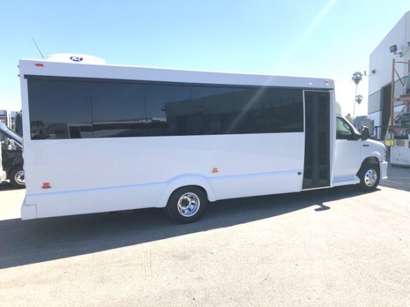 2018 Ford E-450 Limo Bus for Sale in Oaklyn, NJ - Photo 3
