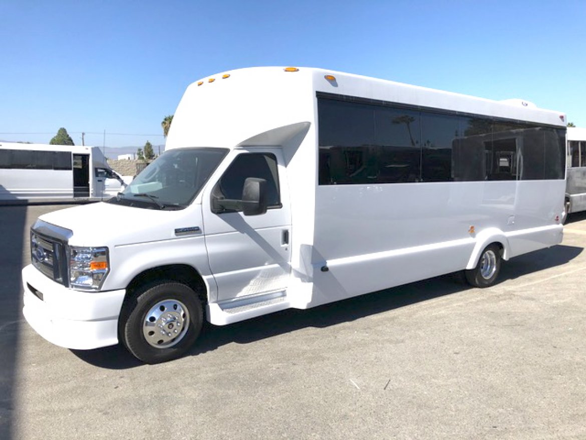 Limo Bus for Sale in Oaklyn, NJ - Photo 4