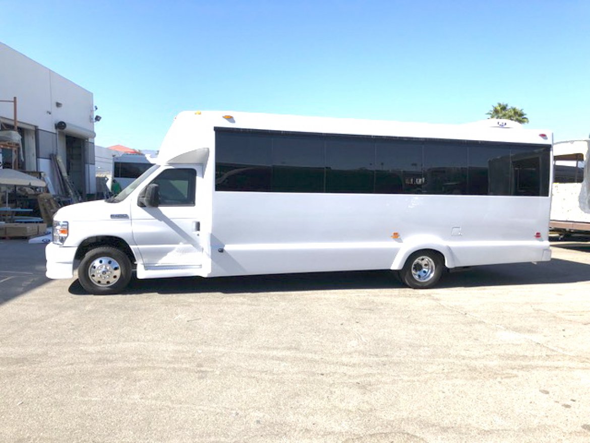 Limo Bus for Sale in Oaklyn, NJ - Photo 5