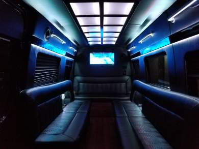2016 Mercedes-Benz Sprinter 3500 Ext Sprinter for Sale in Orlando, Florida, US - Photo 3