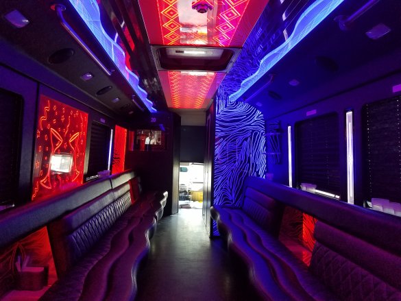 2016 Ford f550 Limo Bus for Sale in Orlando, FL - Photo 2