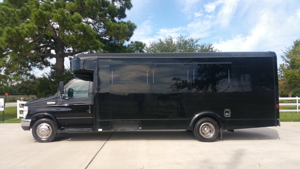 Limo Bus for Sale in Houston, TX - Photo 5